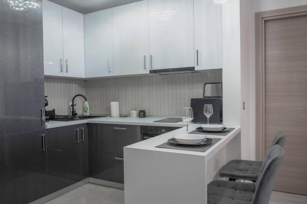 Luxury 2 Bedroom Apartment بوخارست المظهر الخارجي الصورة