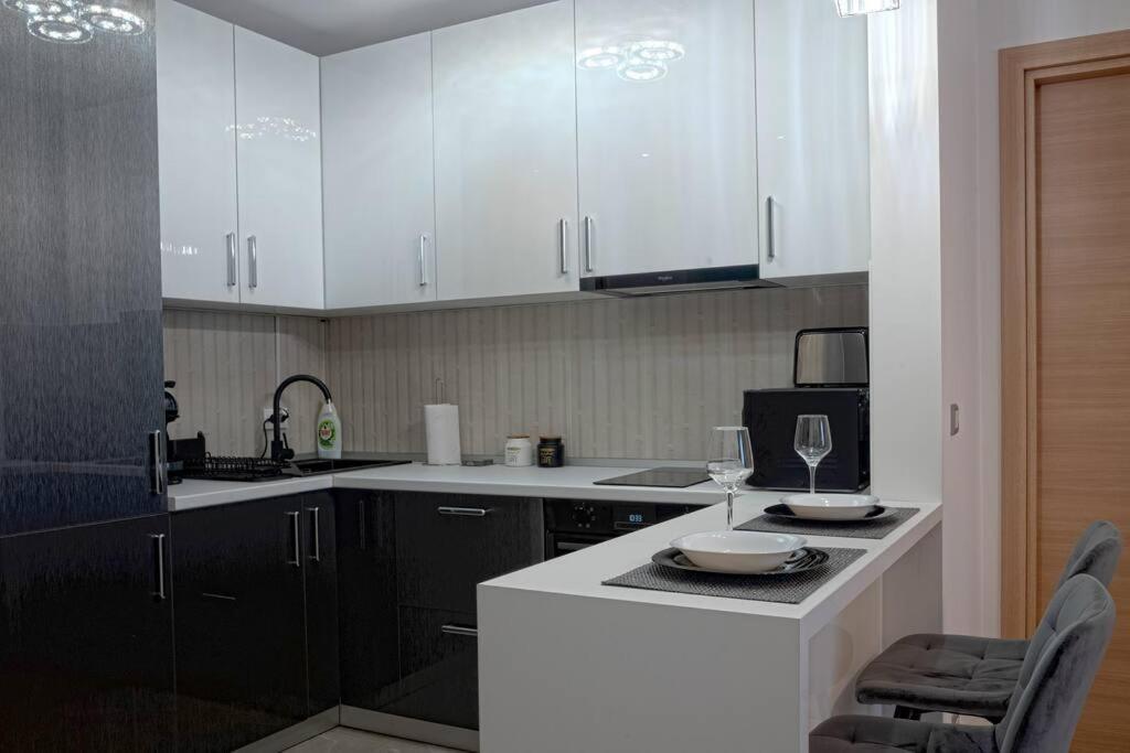 Luxury 2 Bedroom Apartment بوخارست المظهر الخارجي الصورة