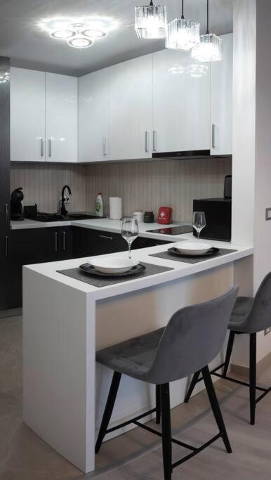 Luxury 2 Bedroom Apartment بوخارست المظهر الخارجي الصورة